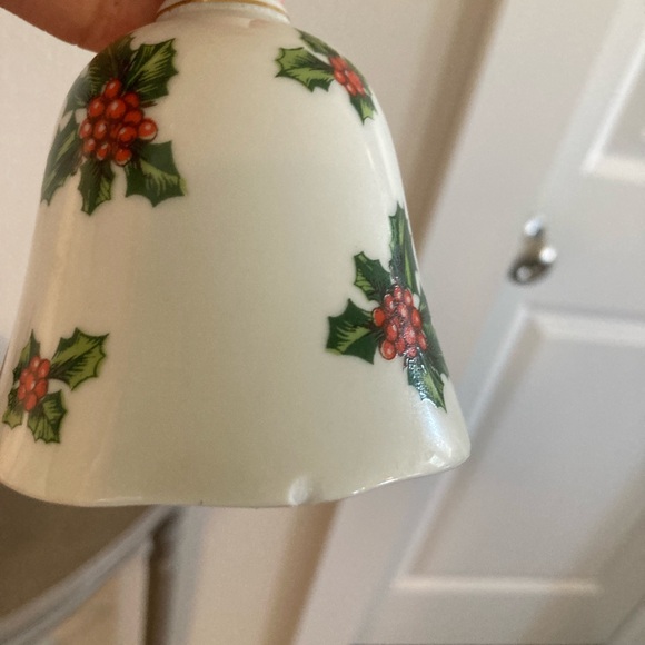 Vintage Festive Holiday Bell with Holly Design - Picture 2 of 5